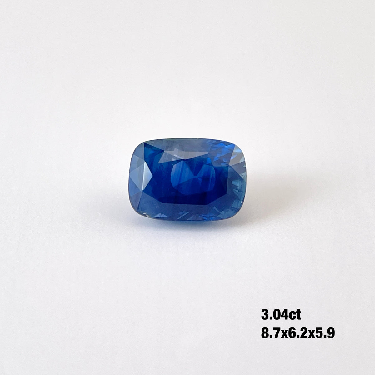 3 Carat Cushion Vivid Blue Sapphire Gemstone CGL Certified 005