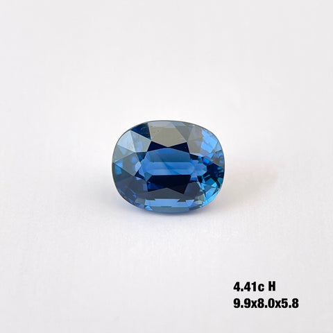 4 Carat Oval  Royal Blue Blue Sapphire Gemstone LOTUS Certified