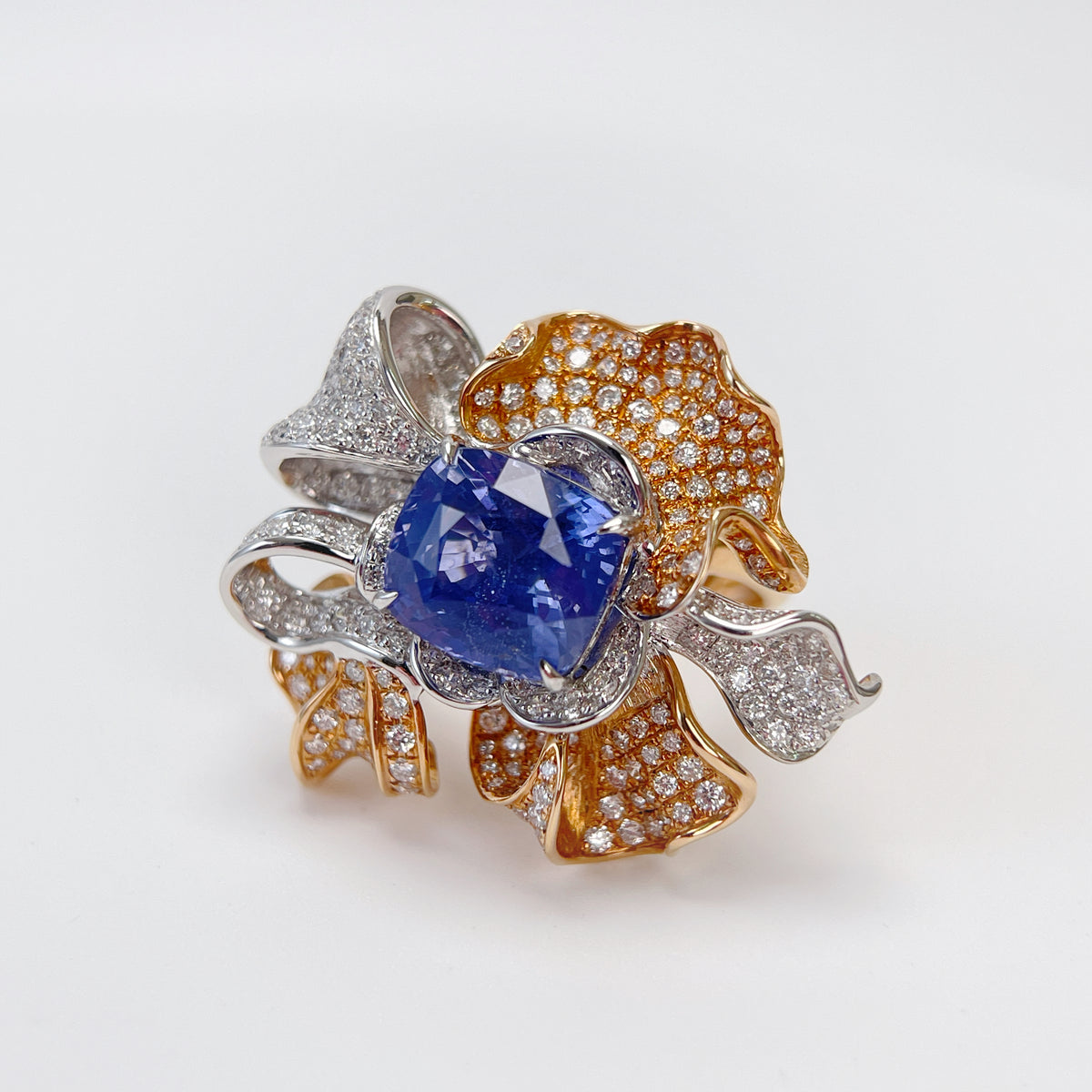 Unheated 5.6 Carat Blue Sapphire Flora Ring 18K solid gold with Guild Certificate