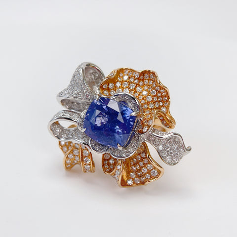 Unheated 5.6 Carat Blue Sapphire Flora Ring 18K solid gold with Guild Certificate