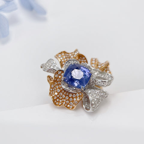 Unheated 5.6 Carat Blue Sapphire Flora Ring 18K solid gold with Guild Certificate