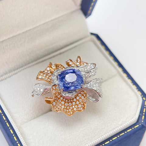 Unheated 5.6 Carat Blue Sapphire Flora Ring 18K solid gold with Guild Certificate