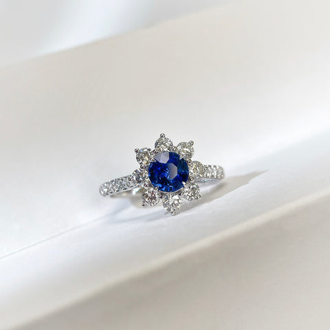 Unheated Round Blue Sapphire Halo Sunflower Ring  0.79 CT 18K Solid Gold With Guild Certificate Cornflower Blue