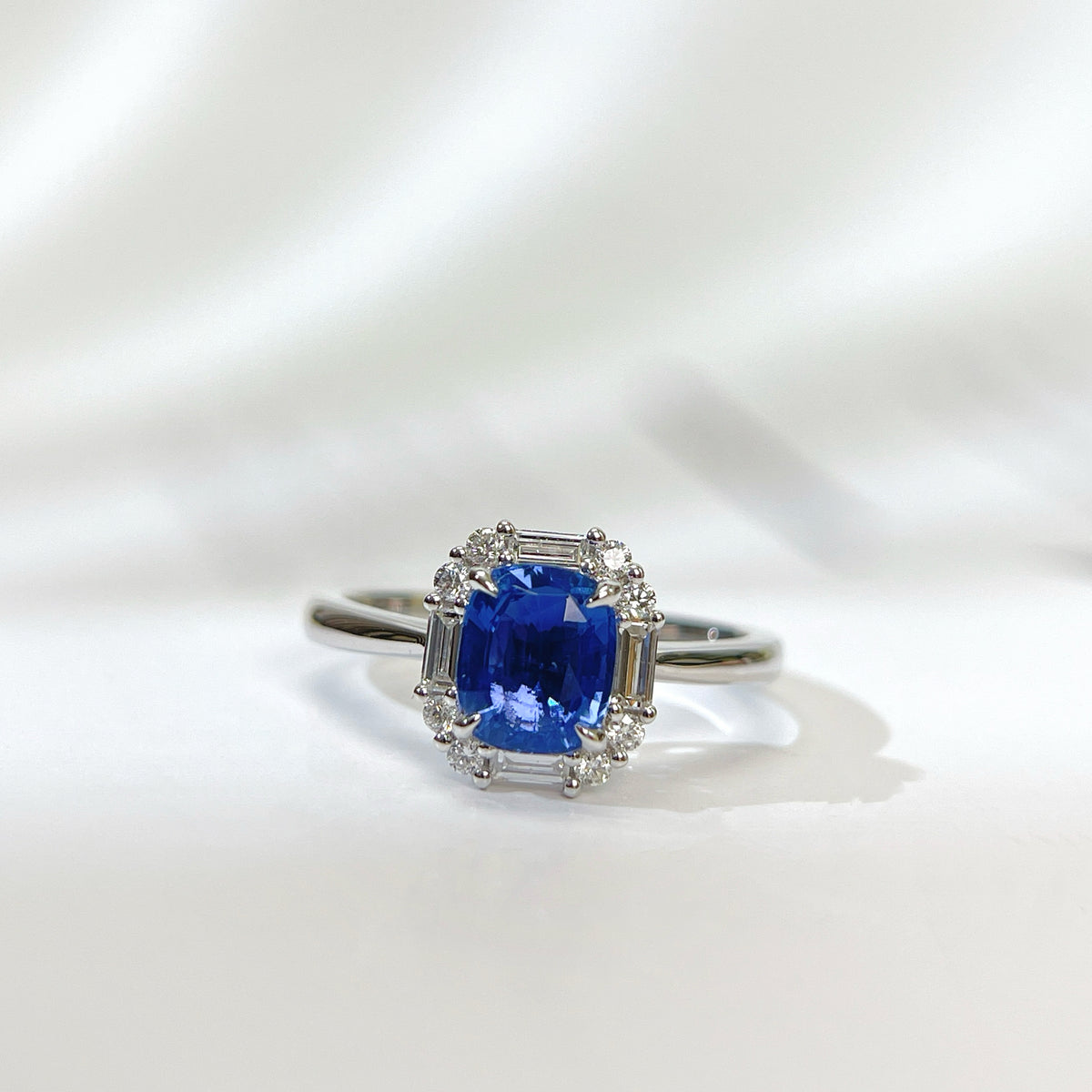 Unheated  Square Blue Sapphire Ring  1.6 CT 18K solid gold with Guild Certificate