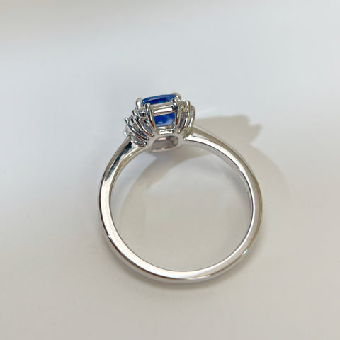 Unheated  Square Blue Sapphire Ring  1.6 CT 18K solid gold with Guild Certificate