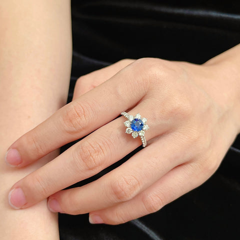 Unheated Round Blue Sapphire Halo Sunflower Ring  0.79 CT 18K Solid Gold With Guild Certificate Cornflower Blue