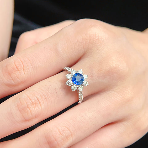 Unheated Round Blue Sapphire Halo Sunflower Ring  0.79 CT 18K Solid Gold With Guild Certificate Cornflower Blue