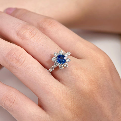 Unheated Round Blue Sapphire Halo Sunflower Ring  0.79 CT 18K Solid Gold With Guild Certificate Cornflower Blue