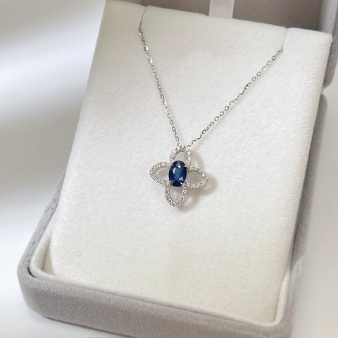 Lucky Clover Natural Blue Sapphire Pendant 18K solid gold