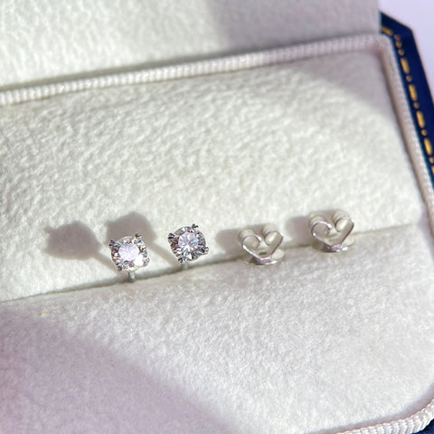 Four Heart Prongs 0.5ct  Diamond Earring 18K solid gold